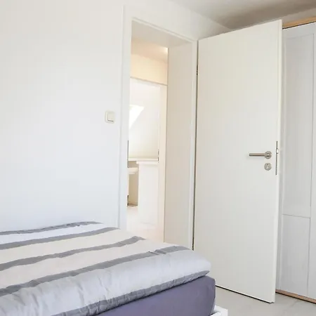 アパート Anni シュネーヴァーディンゲン